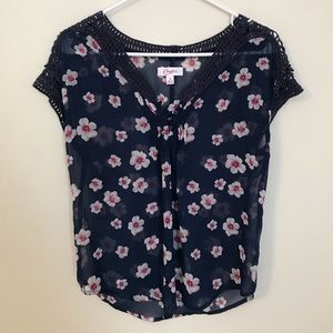 Candie’s cutout blouse